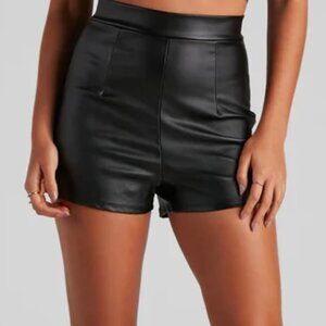 Windsor High Waist Coated Faux Leather Shorts Size M
